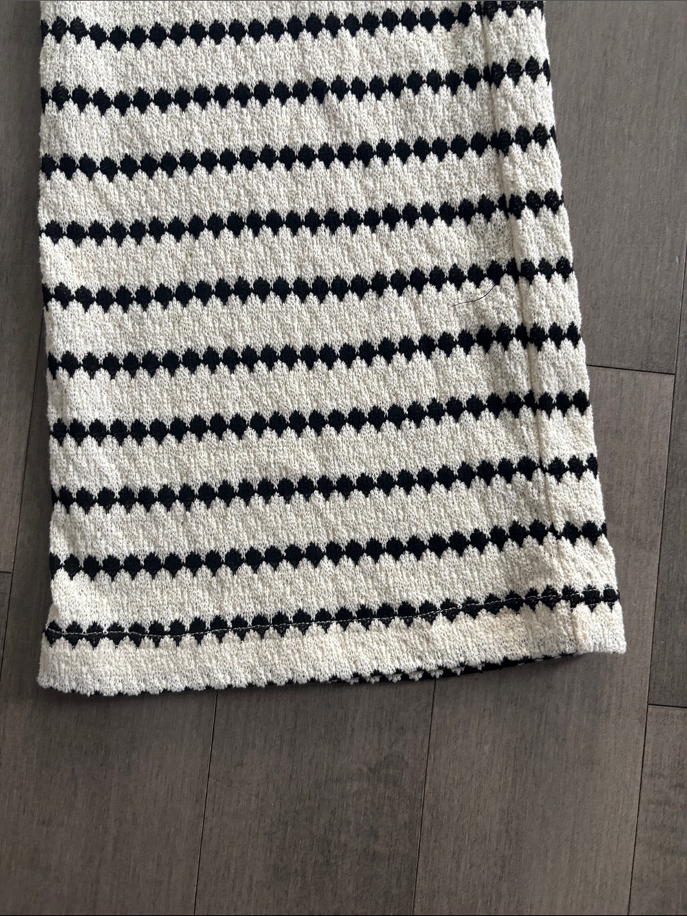 Black & White Wide Leg Knit Pants - Picture 6 of 8